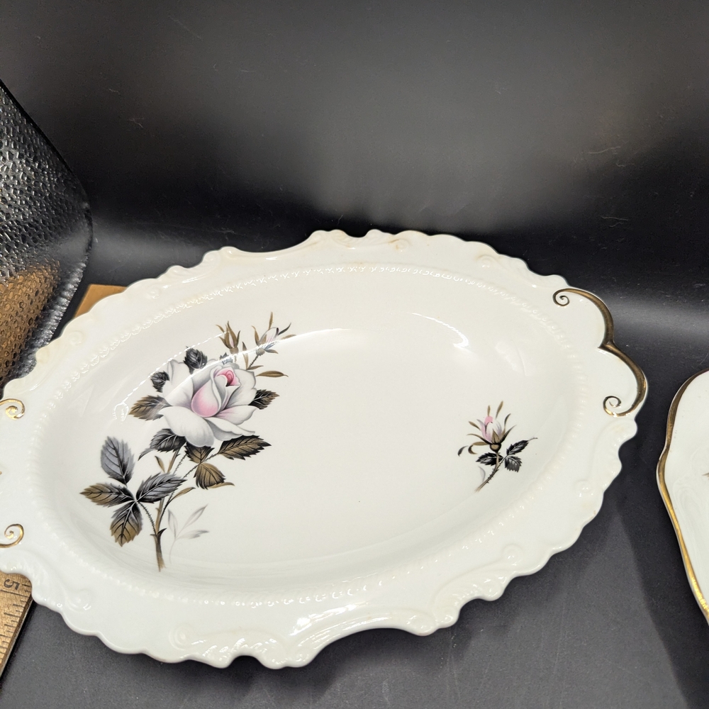 Vintage Royal Albert Queen's Messenger White and Pink Floral Serveware Set. - Picture 3 of 14